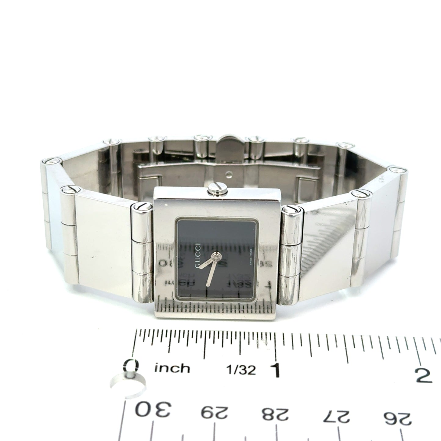 Gucci Stainless Steel Water Resistant Swiss Made Wristwatch 6" Estate G52