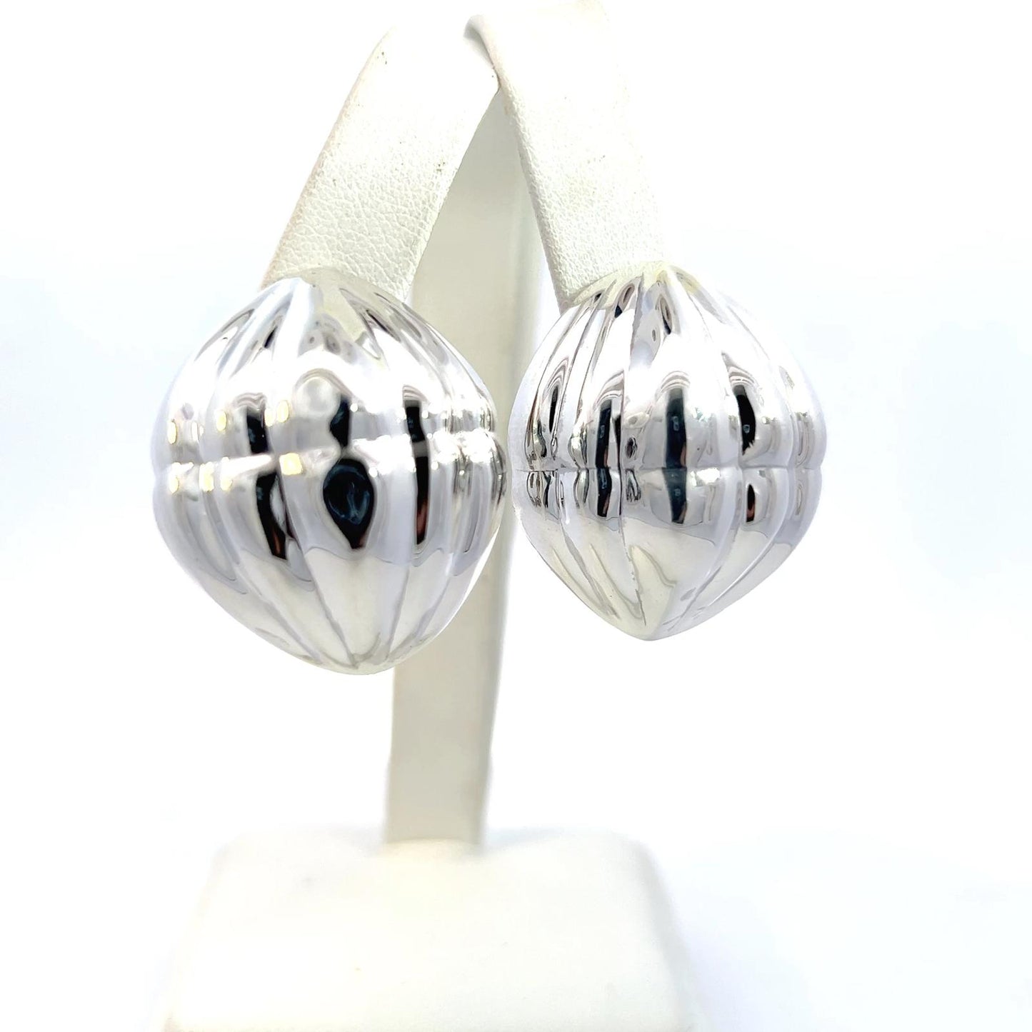 Tiffany & Co Estate XL Puffed Clip-on Earrings Sterling Silver TIF737