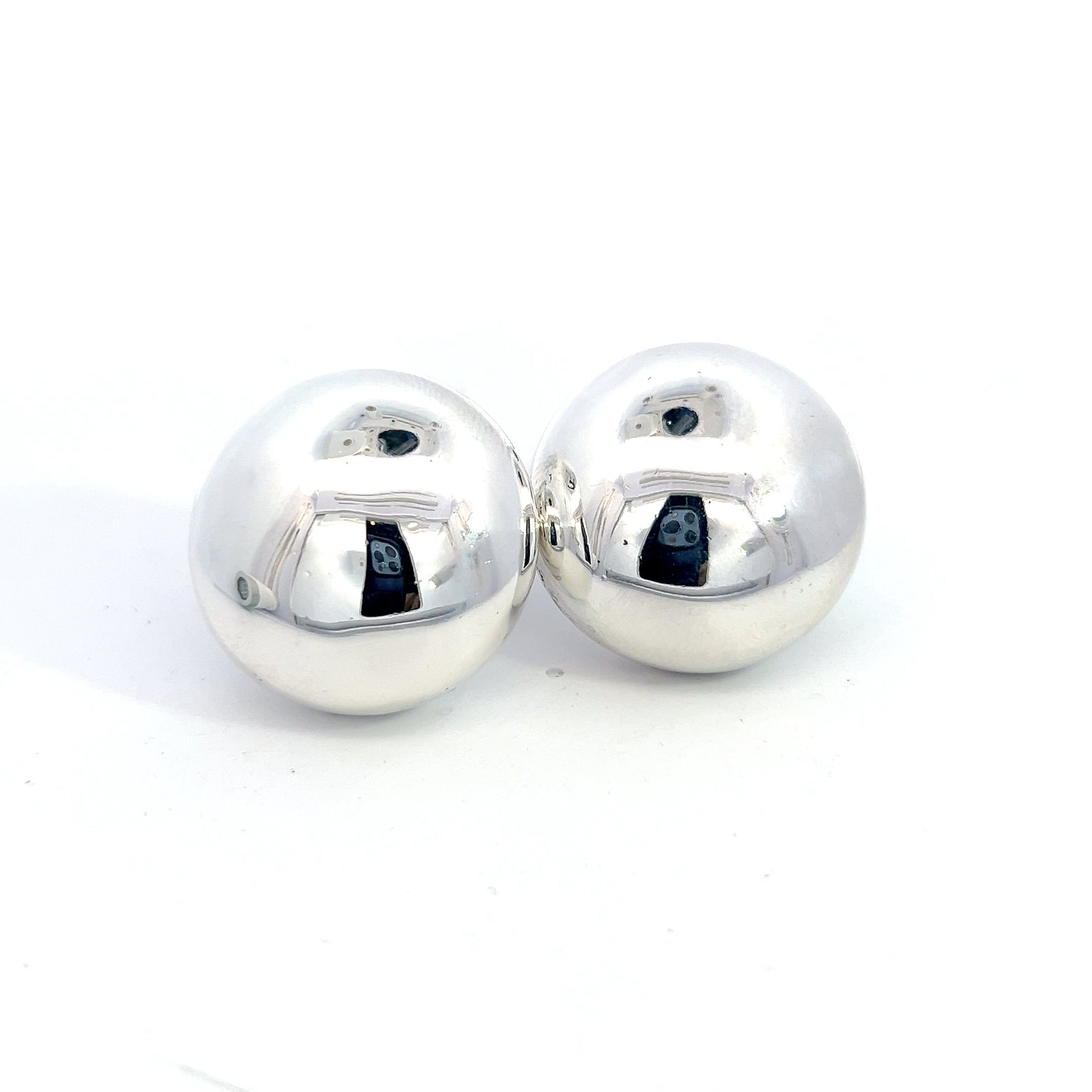 Tiffany & Co Estate Round Puffed Clip on Earrings Sterling Silver TIF646