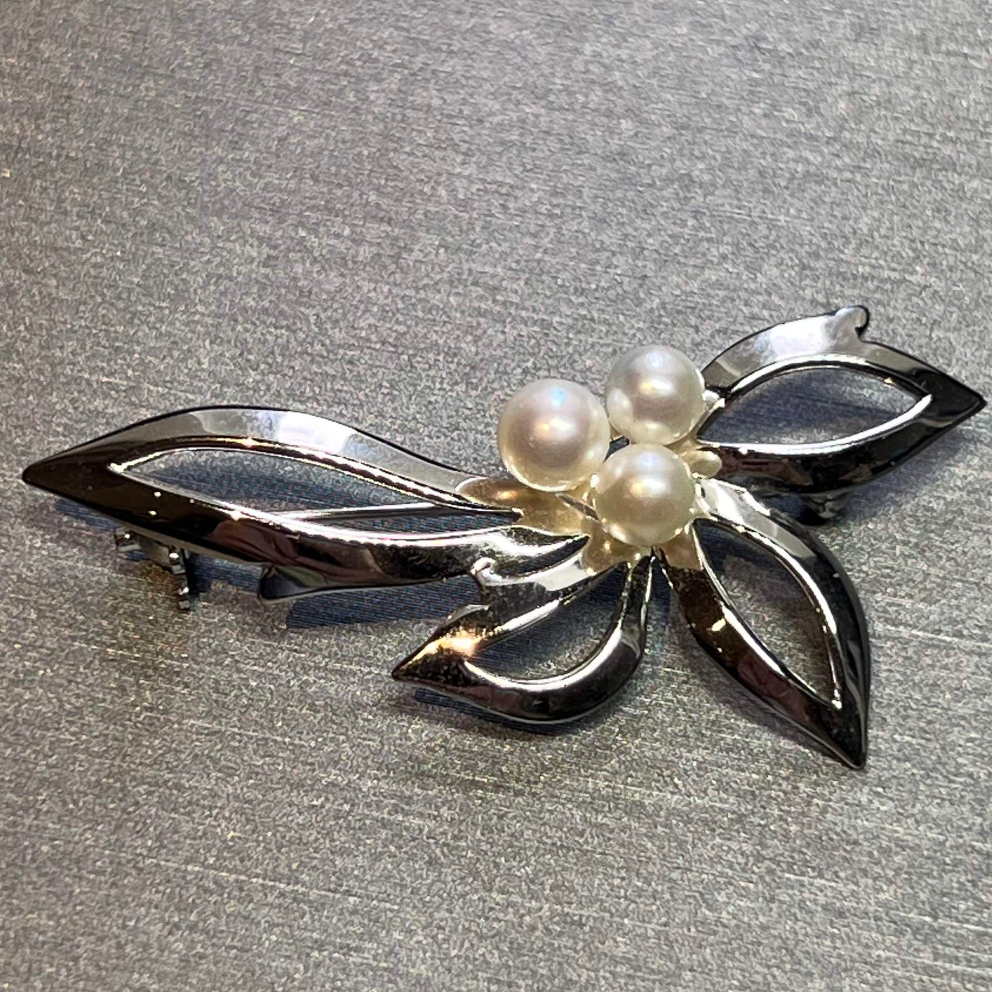 Mikimoto Estate Akoya Pearl Brooch Silver 5 mm M357 - Certified Fine Jewelry