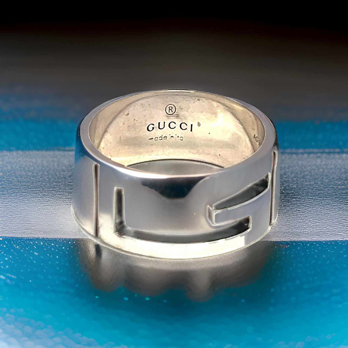 Gucci Estate Ring Size 5.5 Sterling Silver Height 8 mm G28