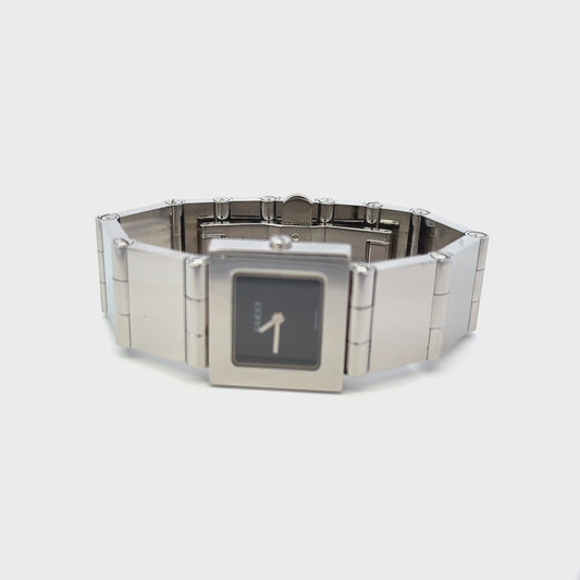 Gucci Stainless Steel Water Resistant Swiss Made Wristwatch 6" Estate G52