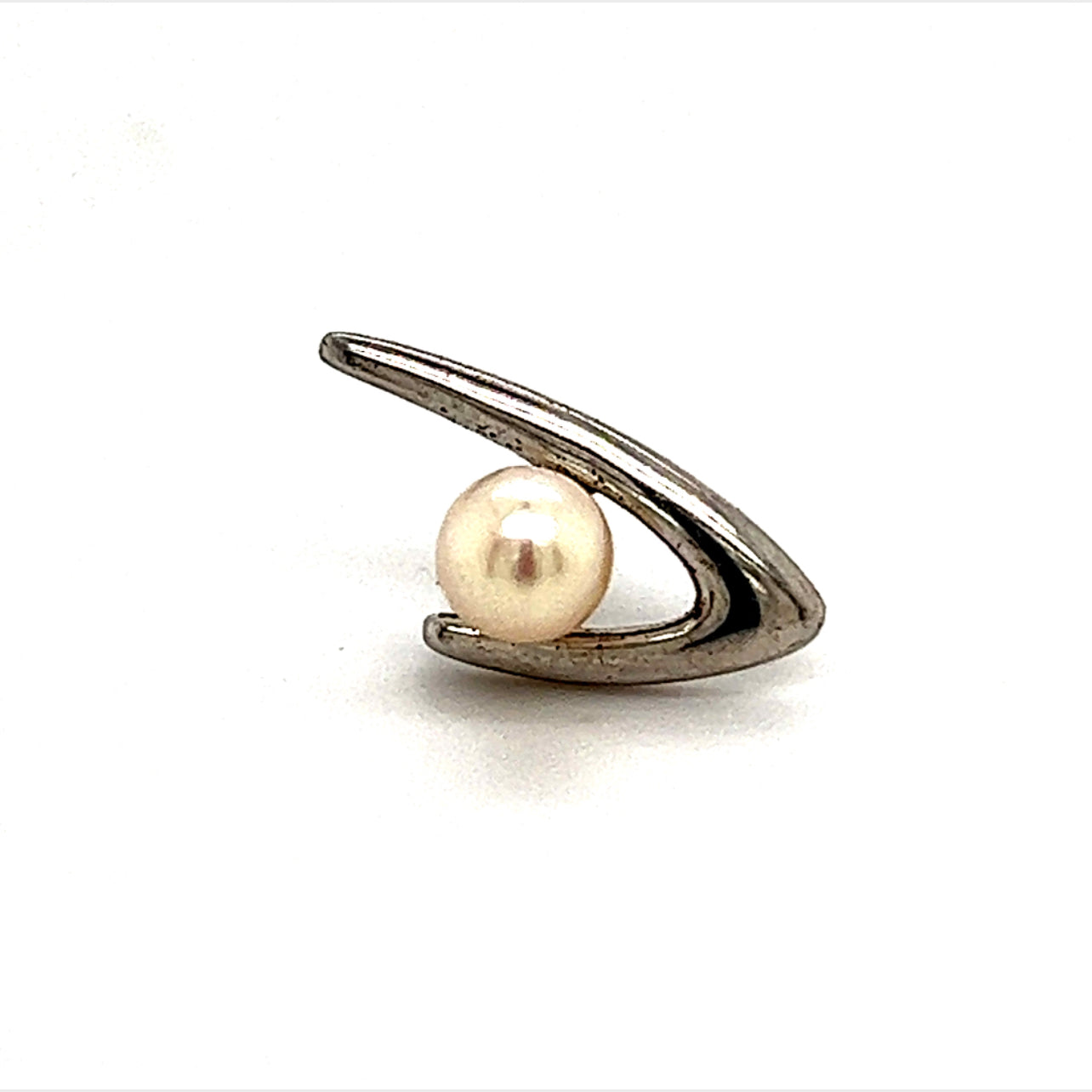 Estate Jewelry 18k Gold Mikimoto Pearl Pin